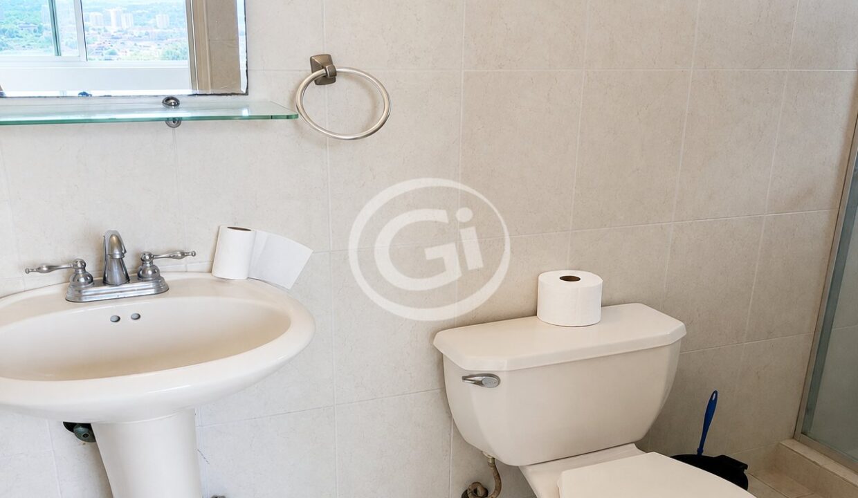 9. Baño principal