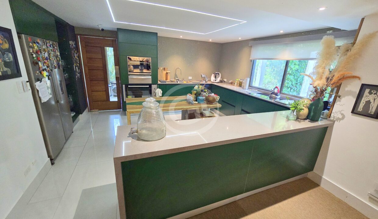 9. Cocina. Alquiler y Venta Casa Clayton