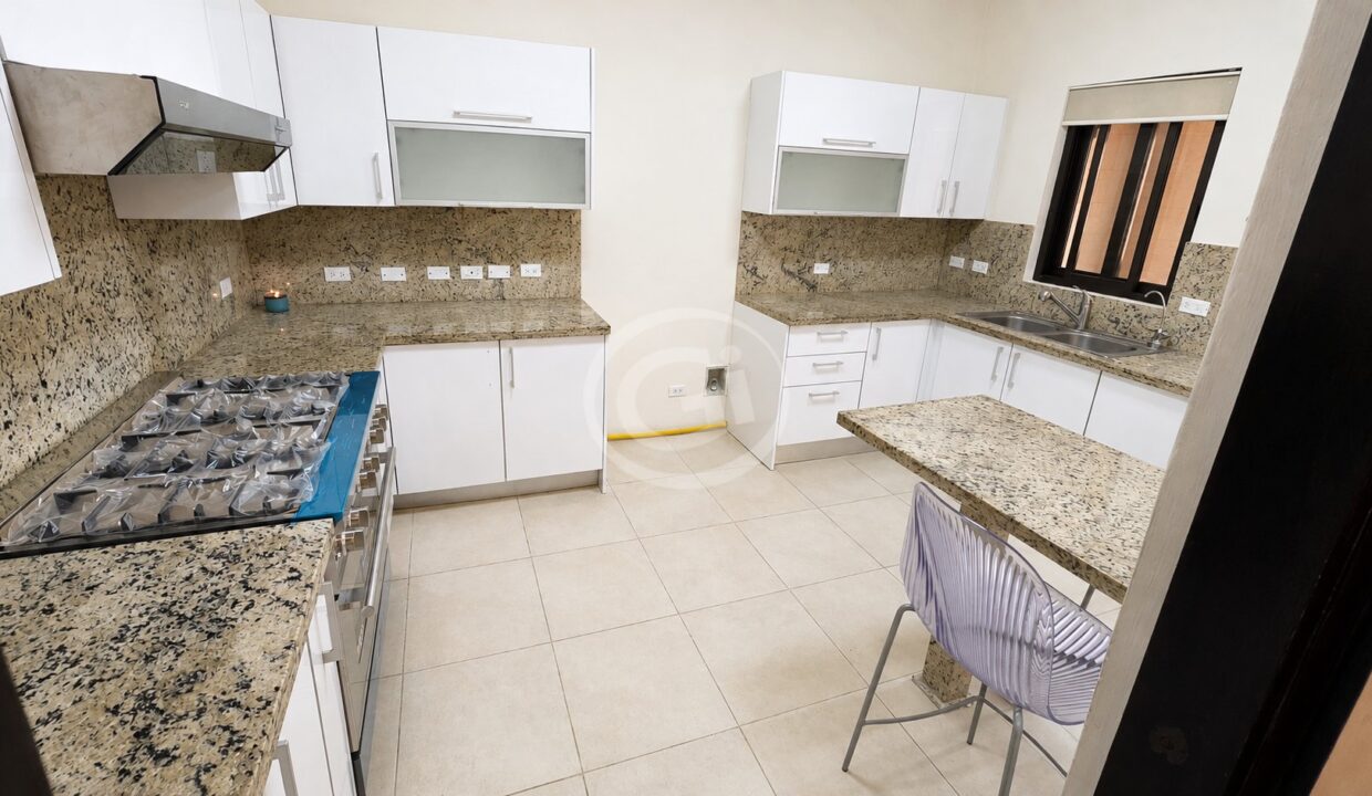 9. Cocina. Casa en Venta. Embassy Club Clayton