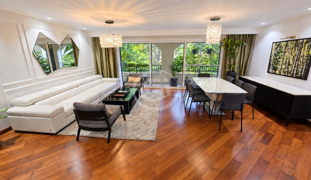 1. Sala-Comedor. Venta Apartamento Embassy Club Clayton