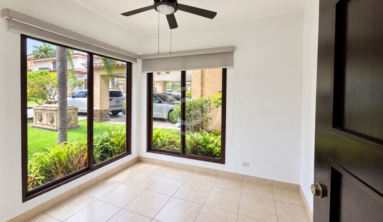 10. Den. Venta Casa Embassy Club. Clayton