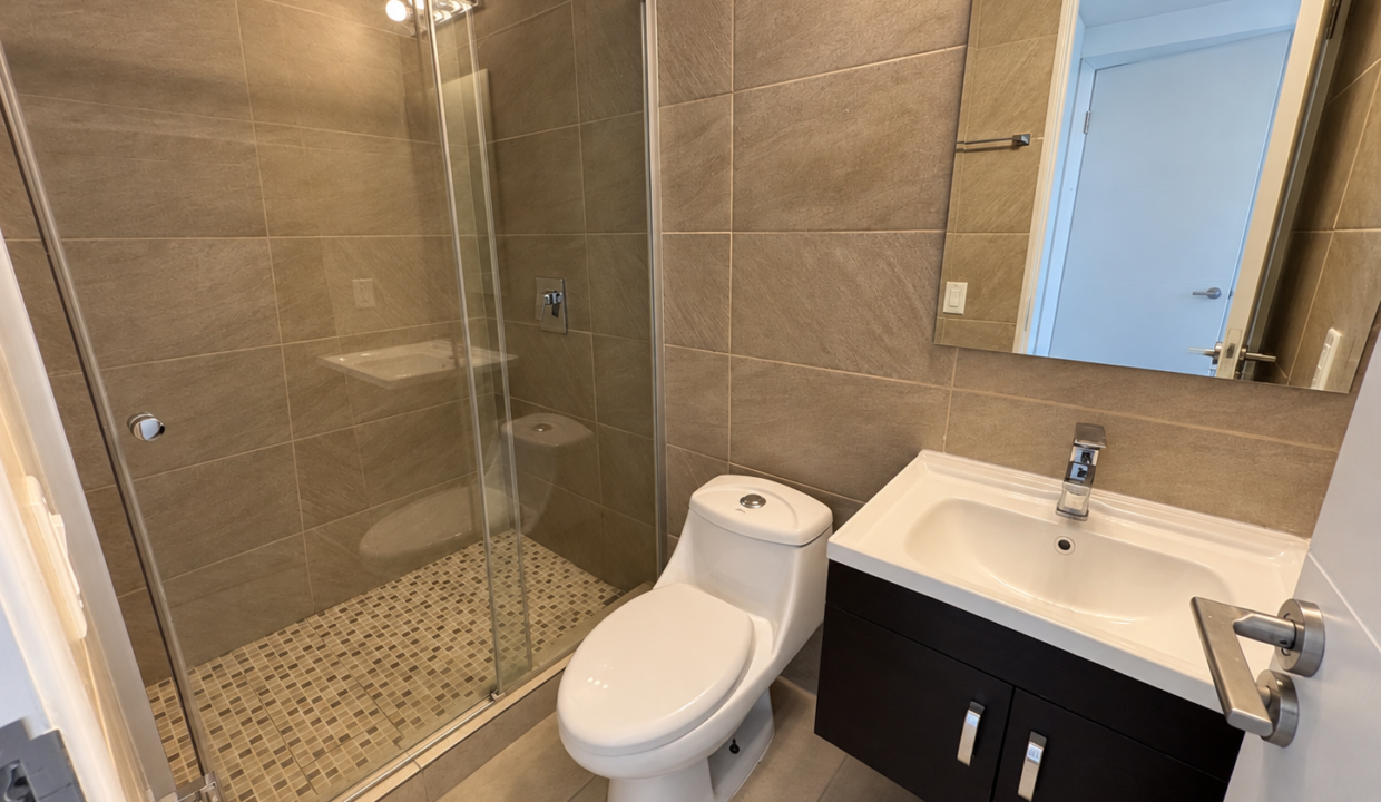 11. Baño ppal alquiler apartamento Alai Vía España