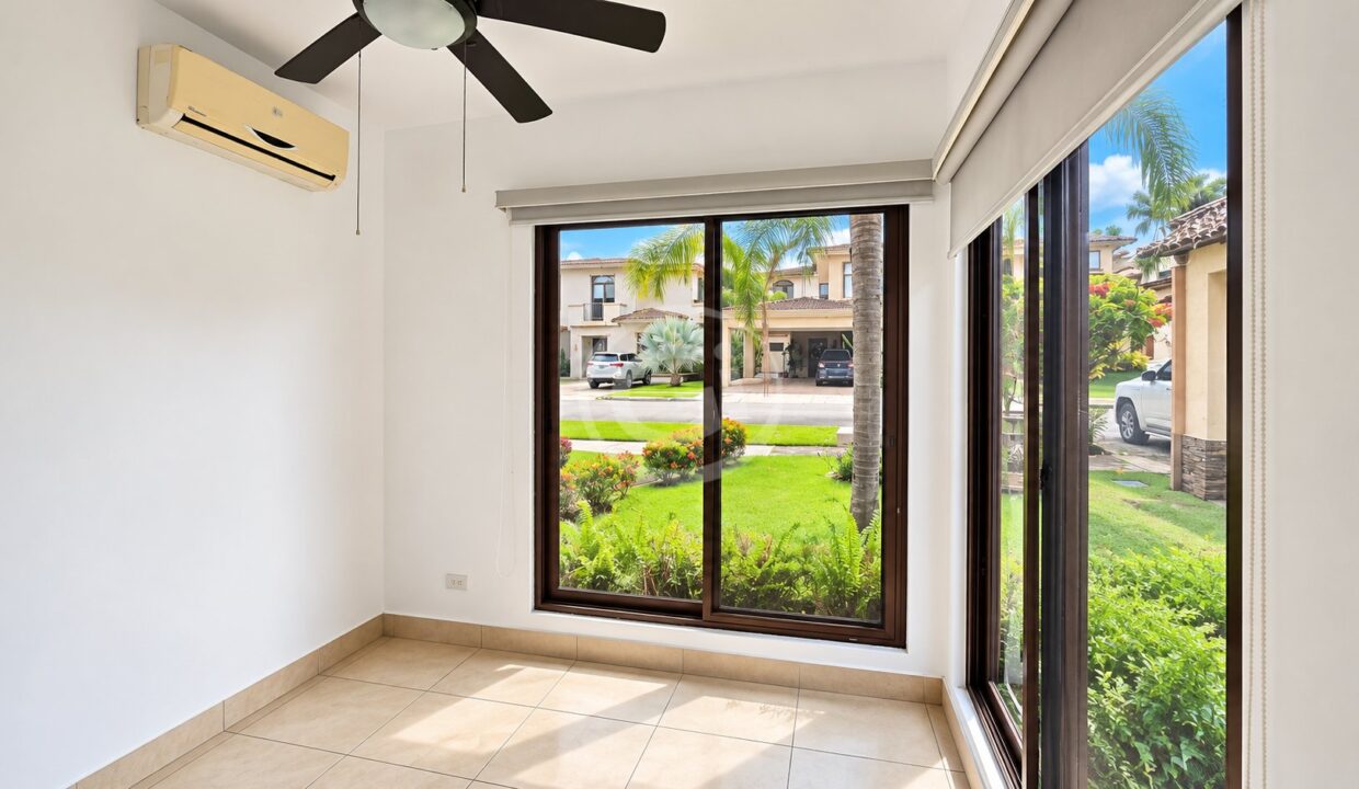 11. Den. Venta Casa Embassy Club. Clayton