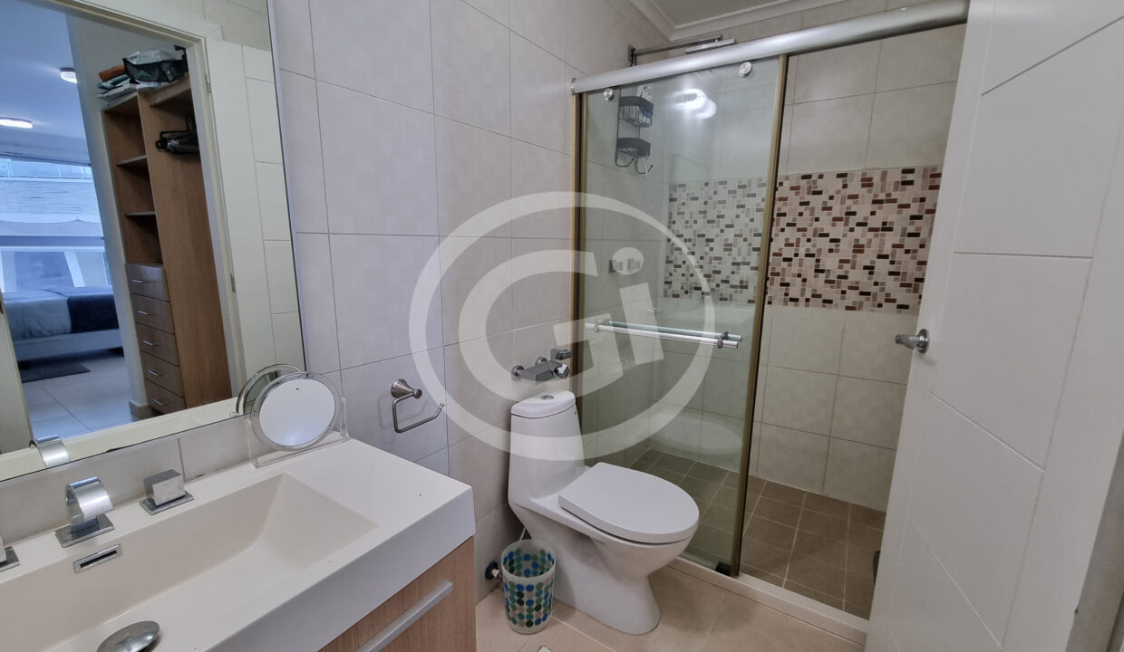 12. Baño principal Apartamento Oasis Punta Pacífica venta