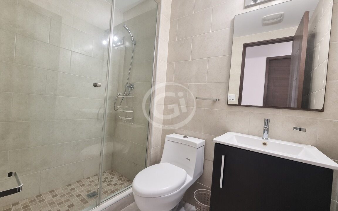 14. Baño Habitacion Secundaria Apartamento Alquiler Amoblado Vista al Mar Bay View Avenida Balboa