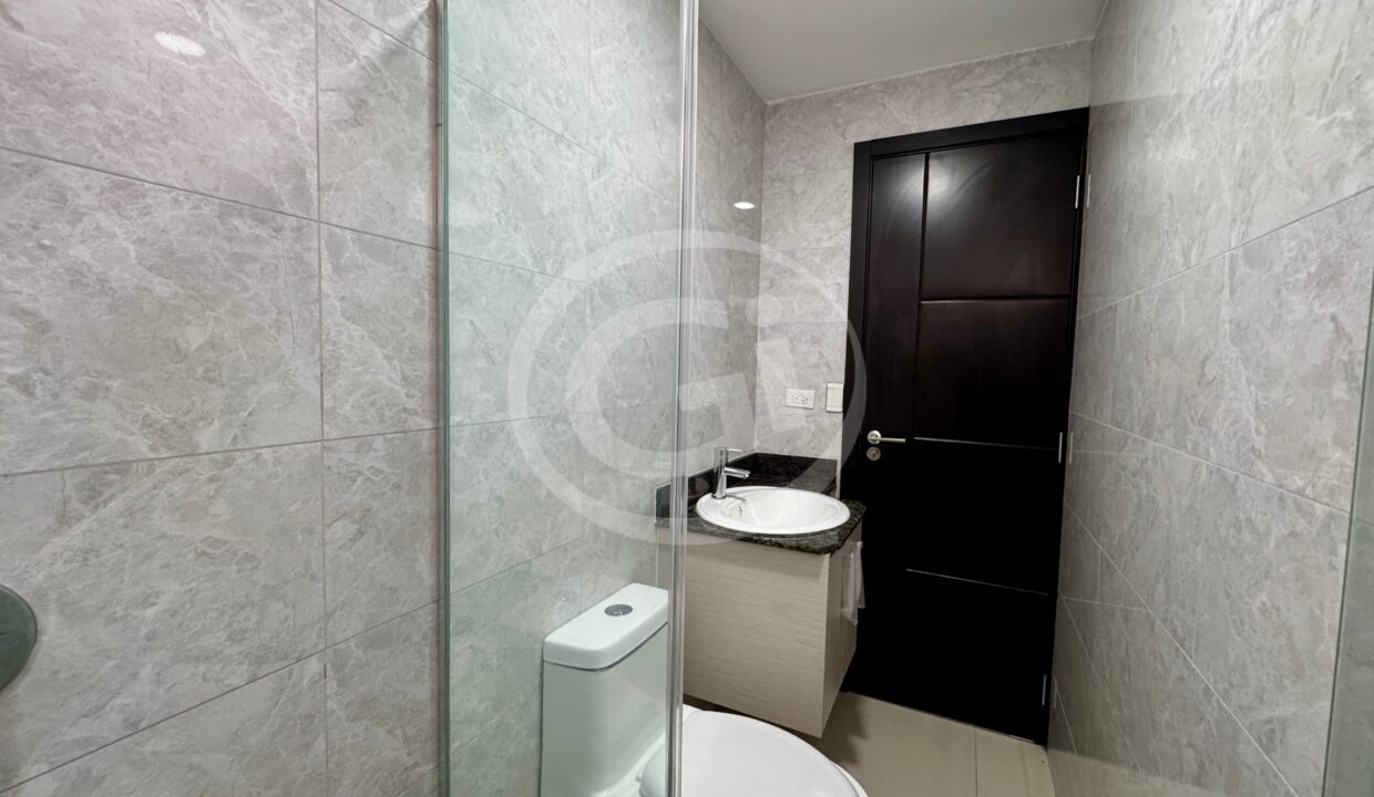 14. Baño venta apartamento Park Point Carrasquilla San Francisco
