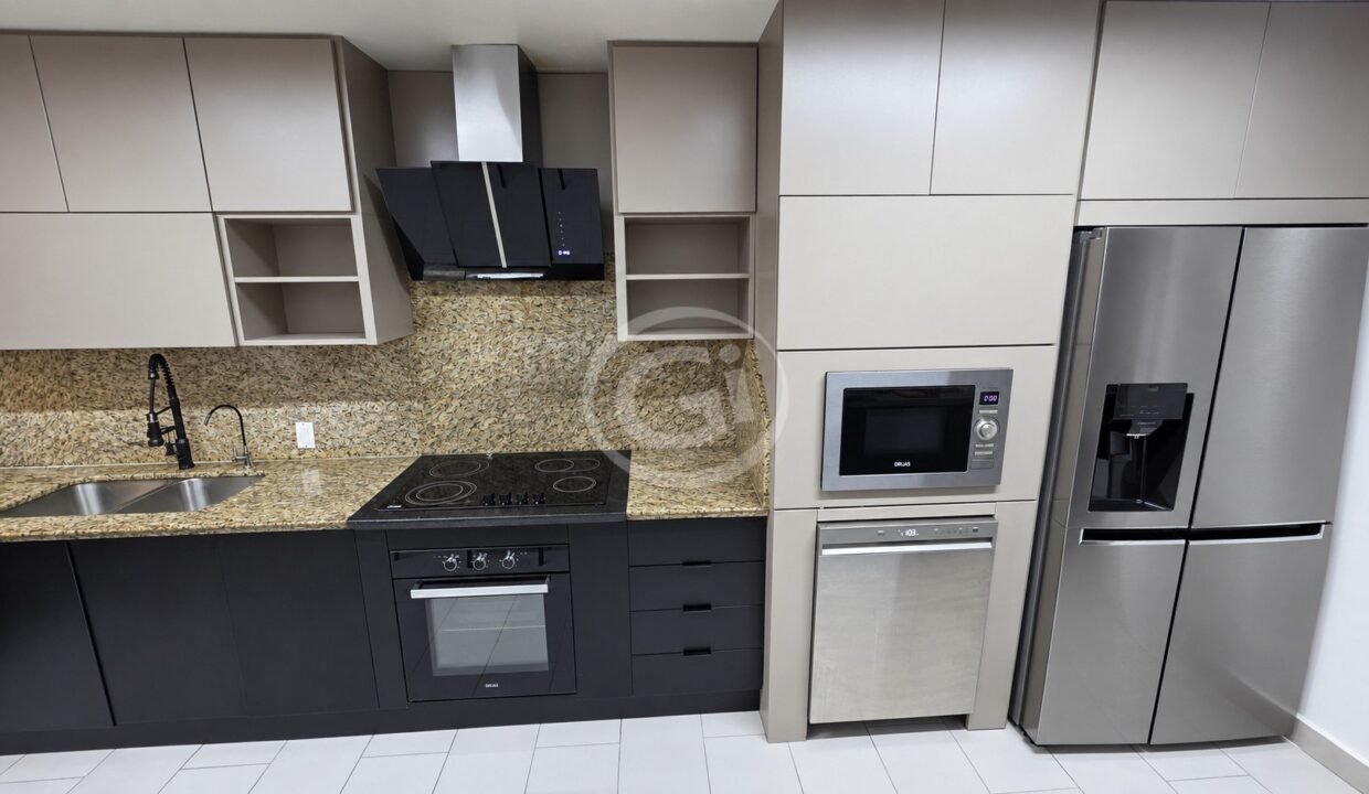 14. Cocina. Venta Apartamento Embassy Club Clayton