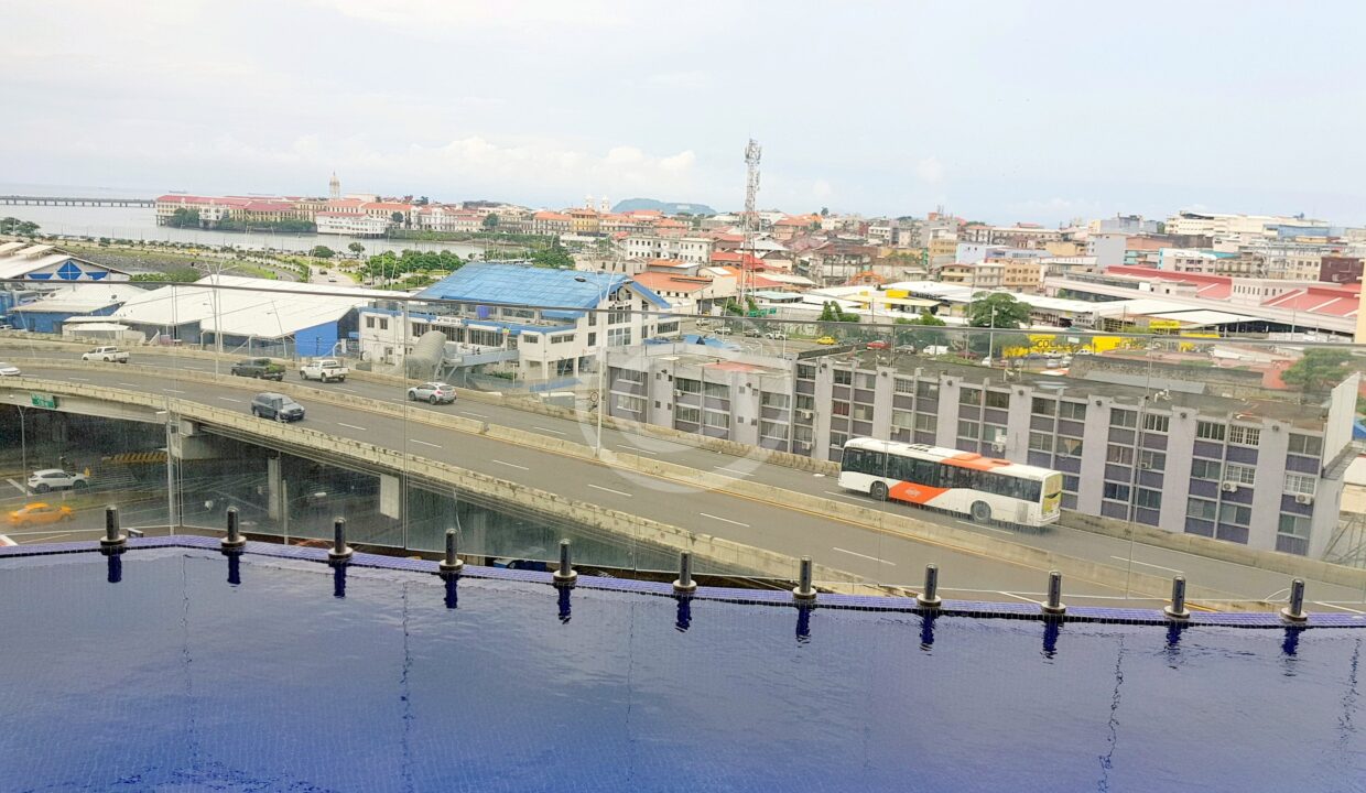 16. Piscina Apartamento Alquiler Amoblado Vista al Mar Bay View Avenida Balboa