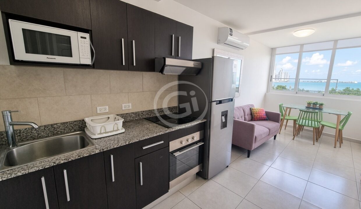 2. Sala Comedor Apartamento Alquiler Amoblado Vista al Mar Bay View Avenida Balboa