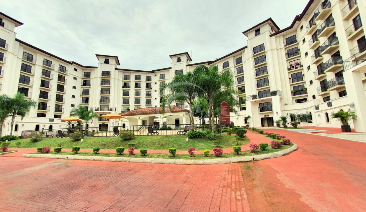 25. Area Social 3. Embassy Village. Albrook. Panamá