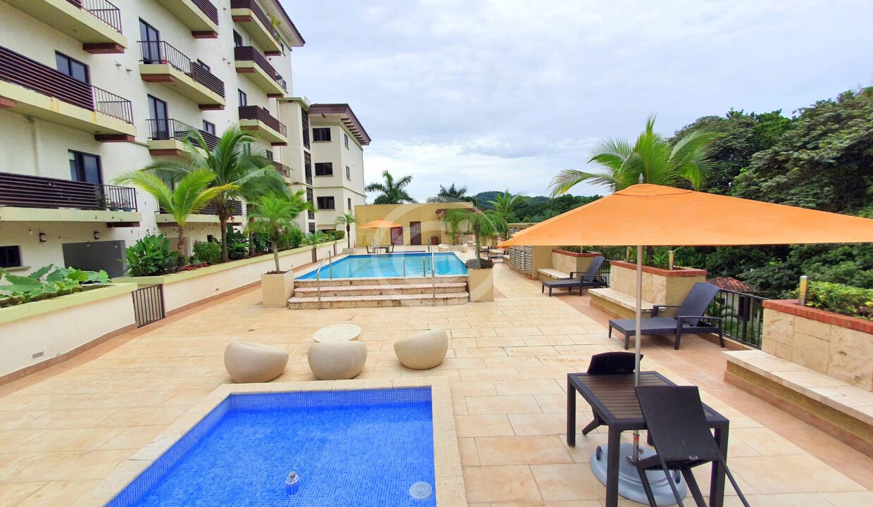 28. Area Social 2. Embassy Village. Albrook. Panamá
