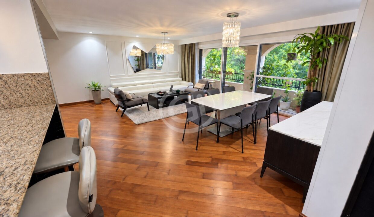 4. Sala-Comedor. Venta Apartamento Embassy Club Clayton
