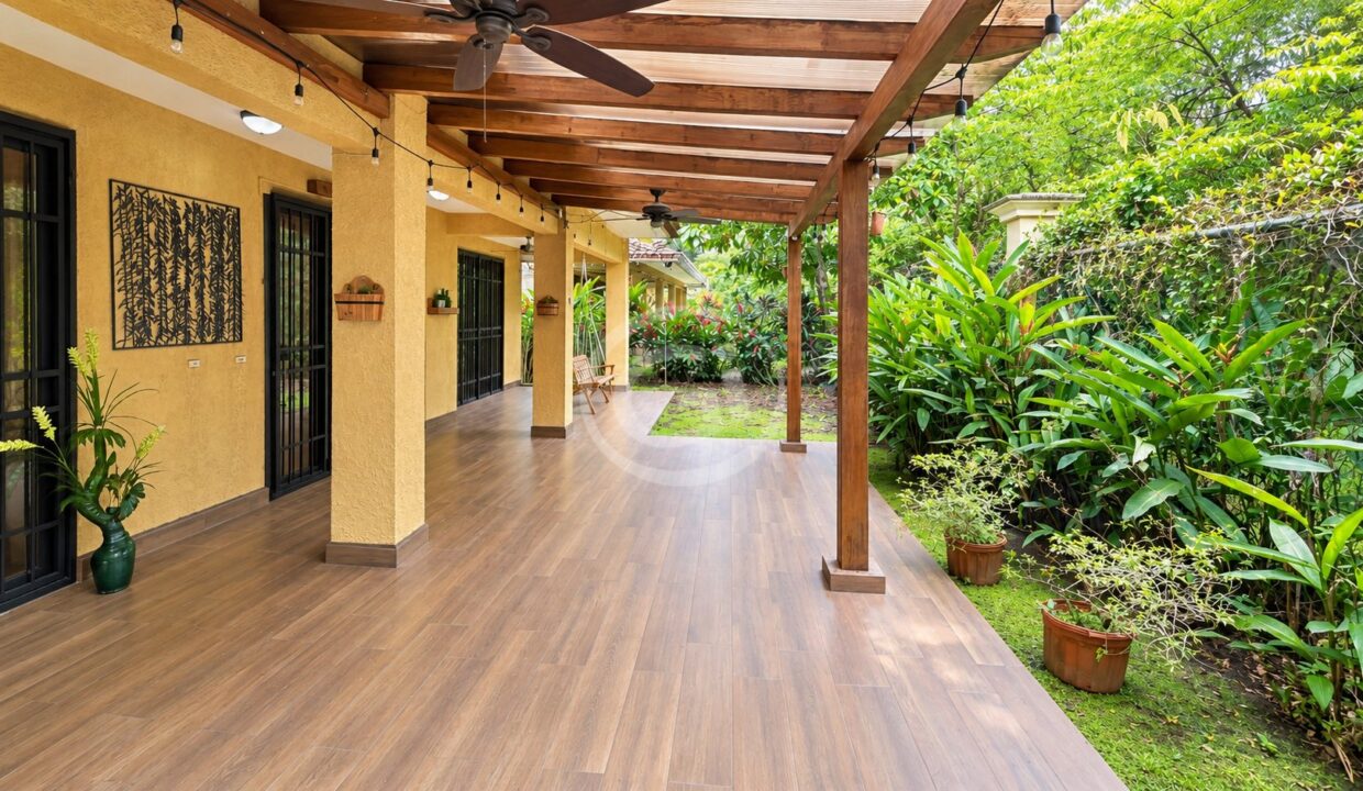 5. Patio. Venta Casa Embassy Club. Clayton