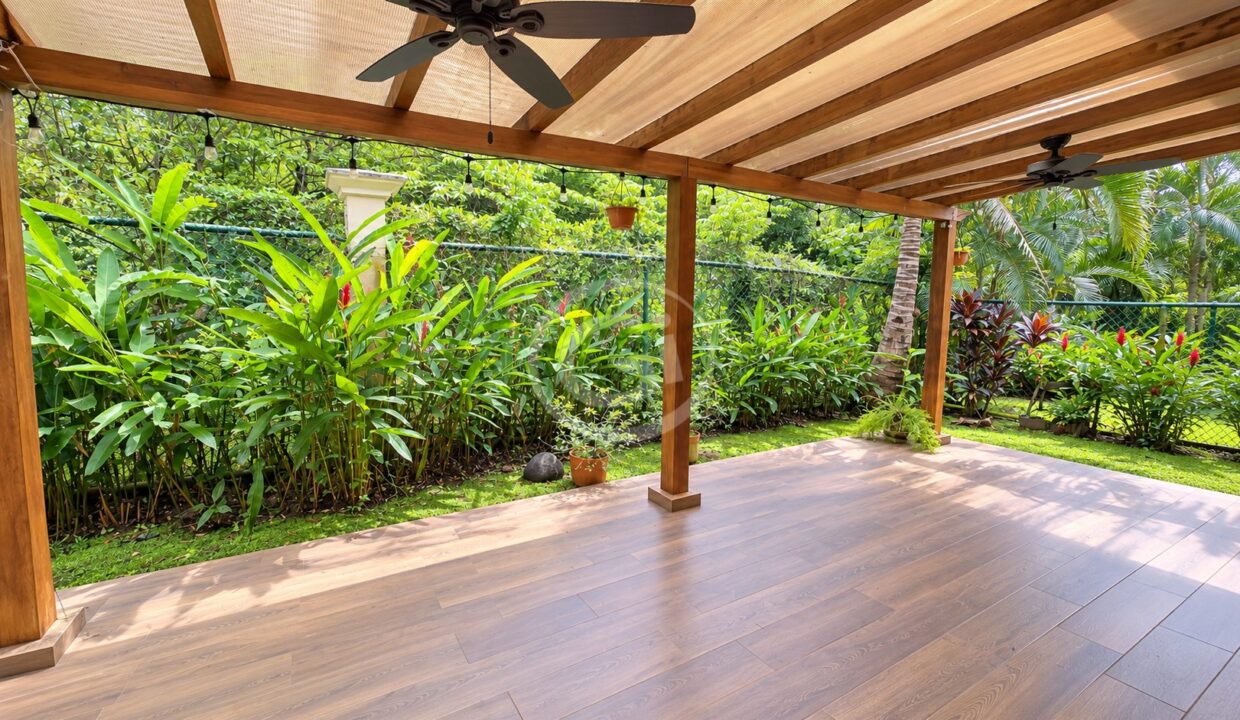6. Patio. Venta Casa Embassy Club. Clayton