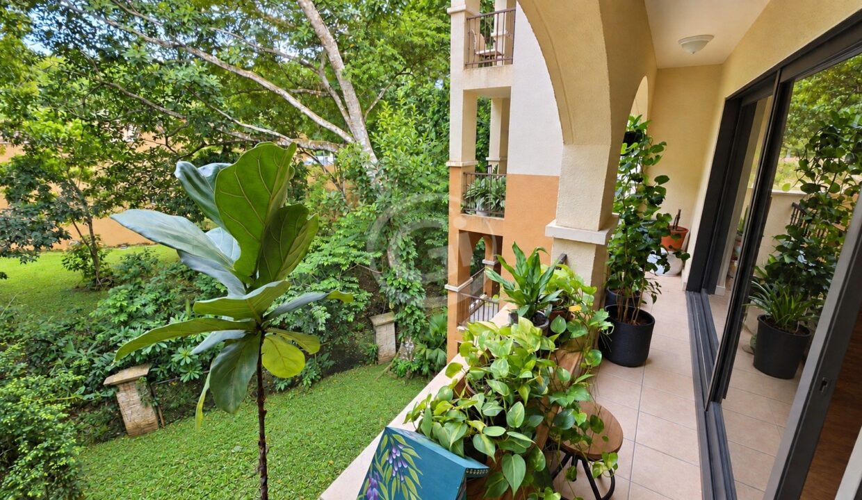 6. Terraza. Venta Apartamento Embassy Club Clayton